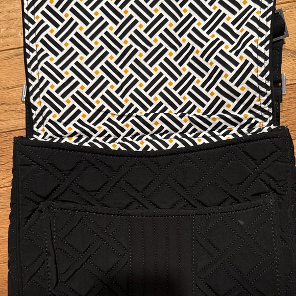 Vera Bradley Black Quilted Crossbody Bag - Picture 3 of 3